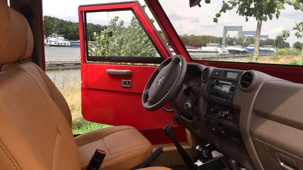 Amphicruiser interior