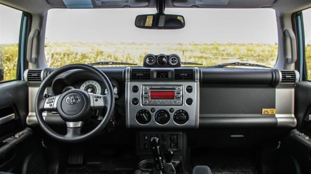 FJ Cruiser interior